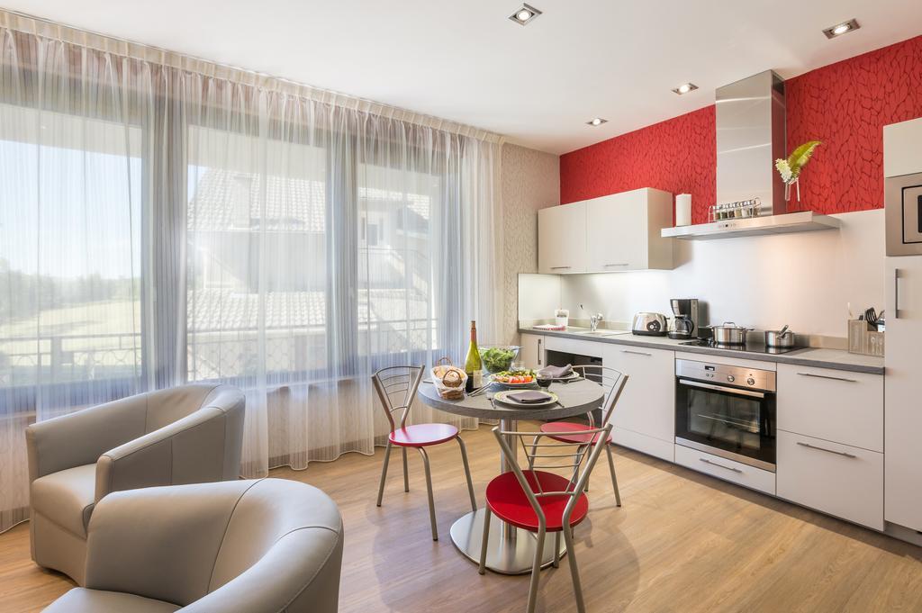 Logis Hotel Le Relais Du Bois Vialotte เลอฌ็องบง-ซูร์-ลีญง ภายนอก รูปภาพ