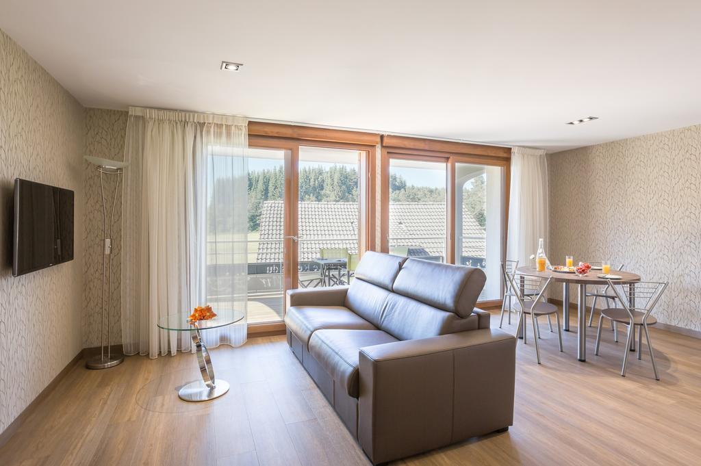 Logis Hotel Le Relais Du Bois Vialotte เลอฌ็องบง-ซูร์-ลีญง ภายนอก รูปภาพ
