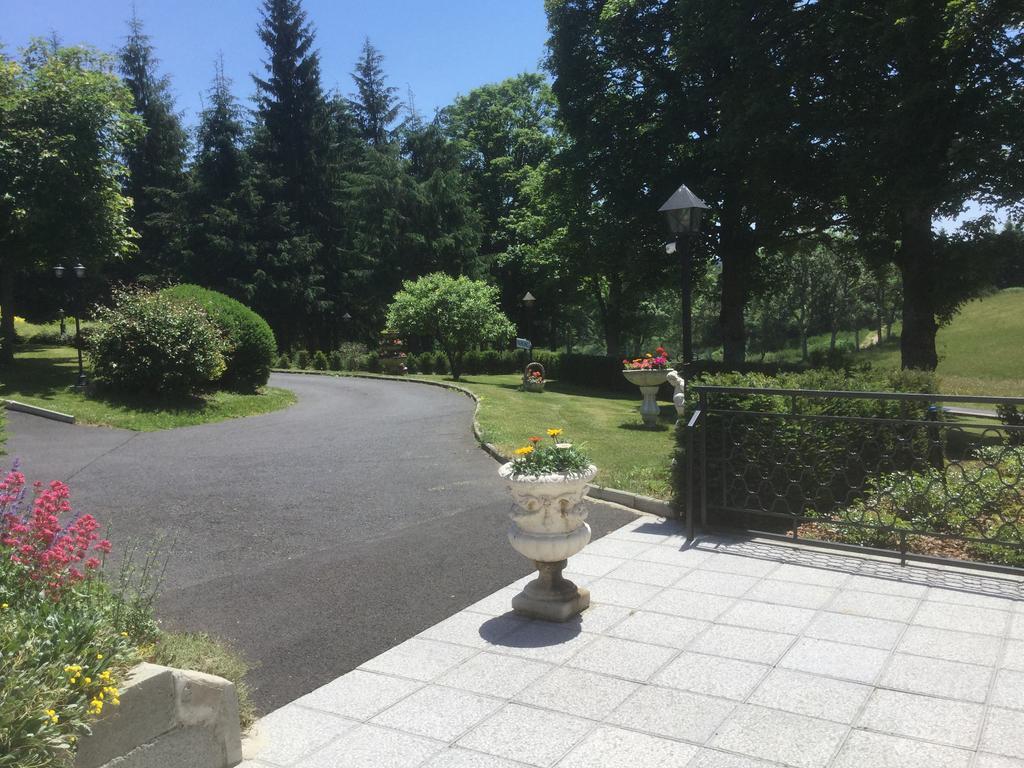 Logis Hotel Le Relais Du Bois Vialotte เลอฌ็องบง-ซูร์-ลีญง ภายนอก รูปภาพ